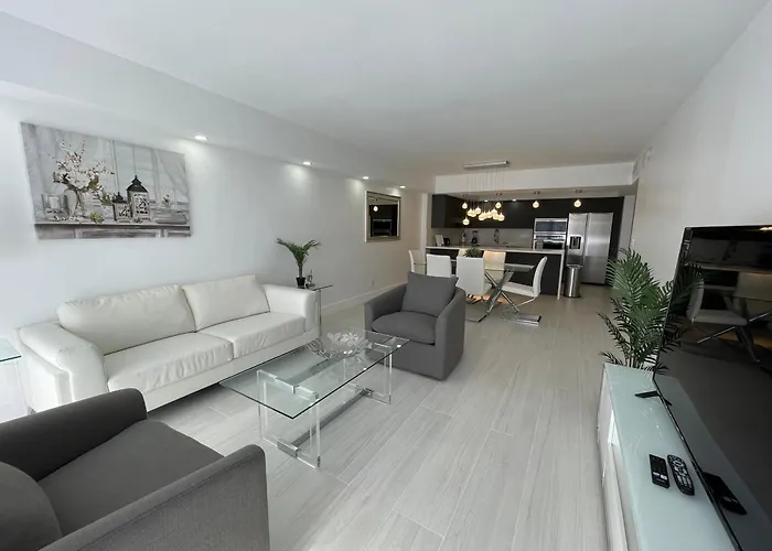 Amazing Ocean View! 10 Floor Parking Included